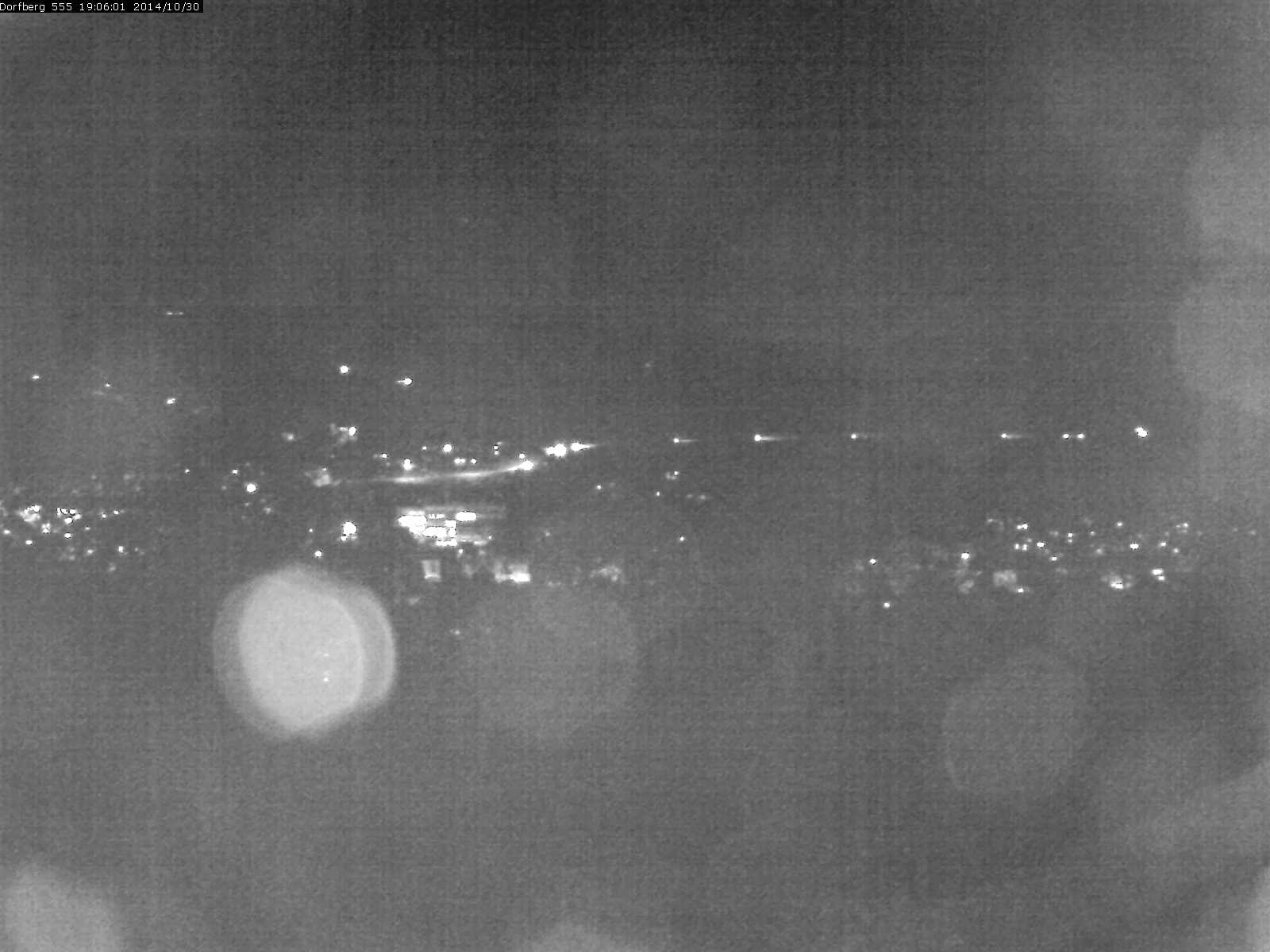 Webcam-Bild: Aussicht vom Dorfberg in Langnau 20141030-190601