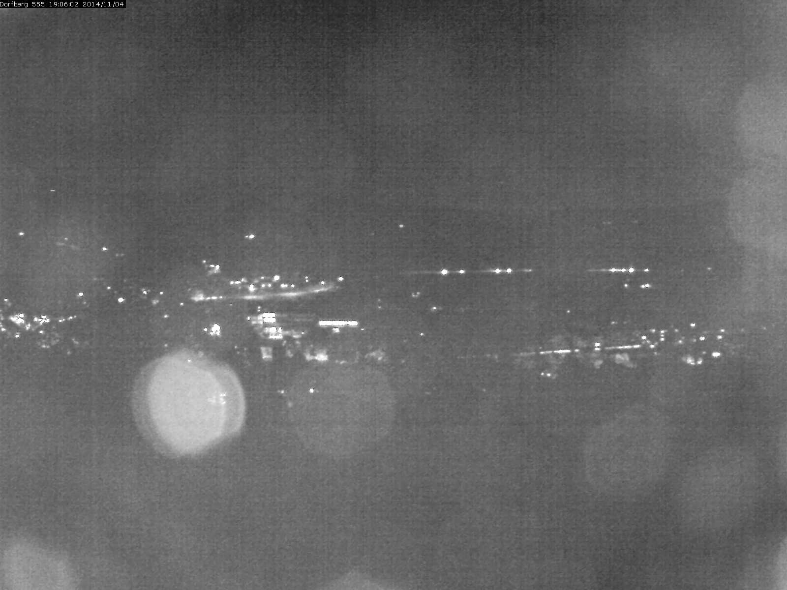 Webcam-Bild: Aussicht vom Dorfberg in Langnau 20141104-190601