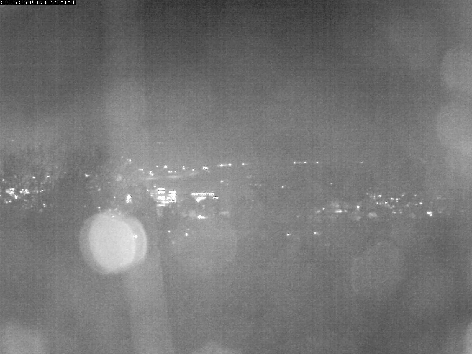 Webcam-Bild: Aussicht vom Dorfberg in Langnau 20141110-190601