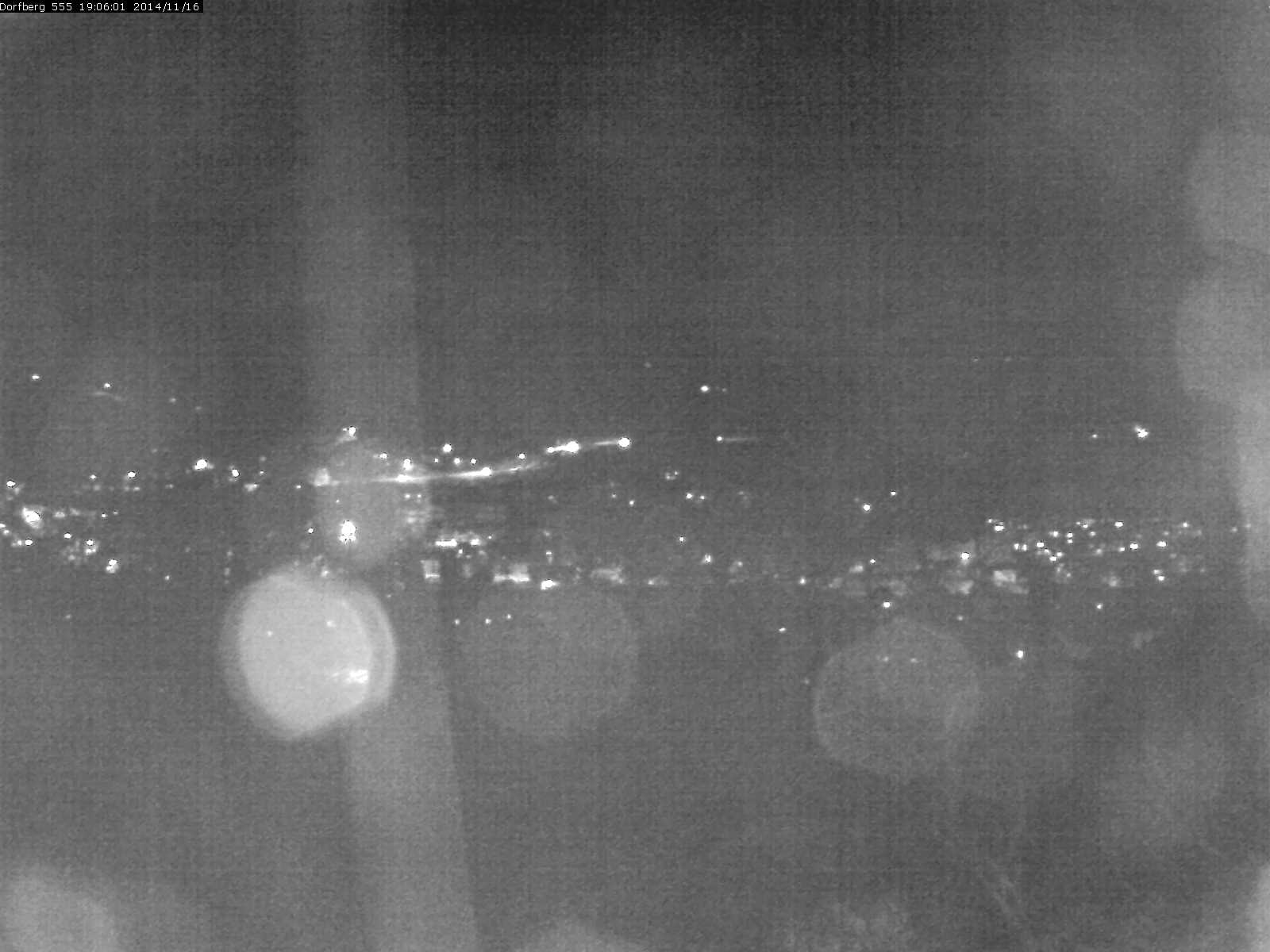 Webcam-Bild: Aussicht vom Dorfberg in Langnau 20141116-190601