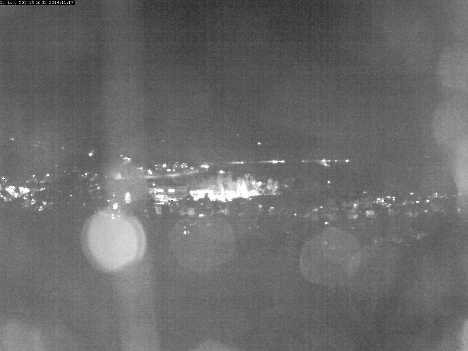 Webcam-Bild: Aussicht vom Dorfberg in Langnau 20141117-190601