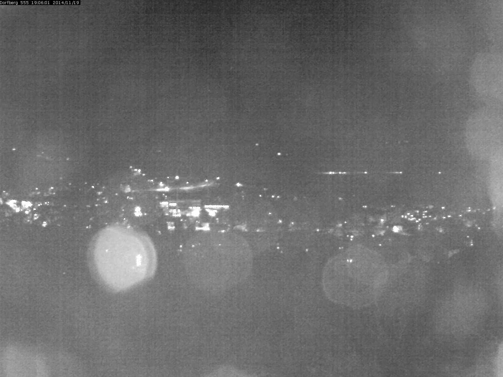 Webcam-Bild: Aussicht vom Dorfberg in Langnau 20141119-190601