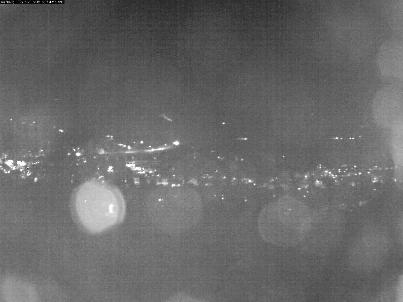 Webcam-Bild: Aussicht vom Dorfberg in Langnau 20141120-190601