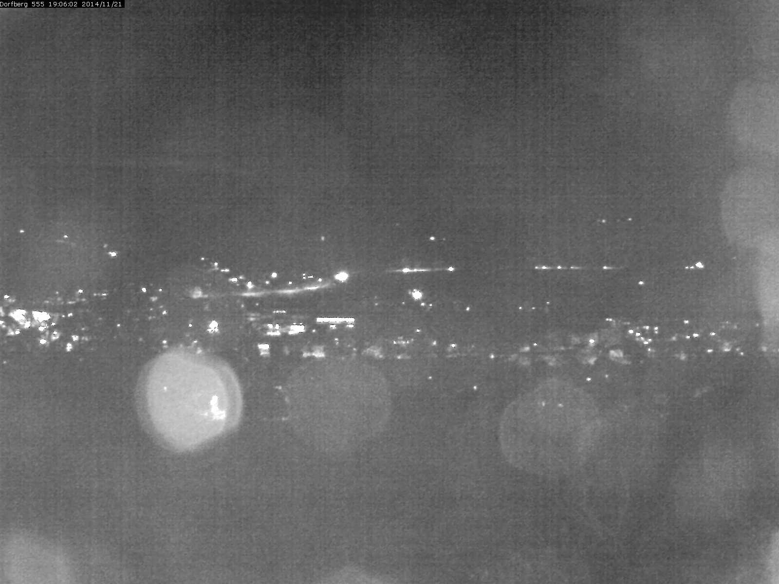 Webcam-Bild: Aussicht vom Dorfberg in Langnau 20141121-190601