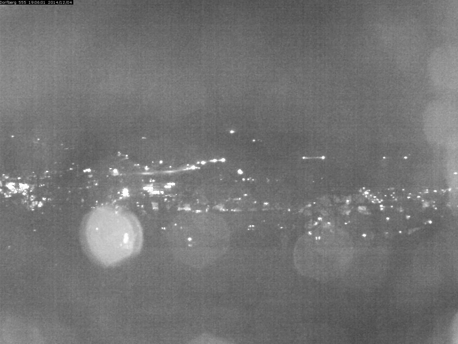 Webcam-Bild: Aussicht vom Dorfberg in Langnau 20141204-190601