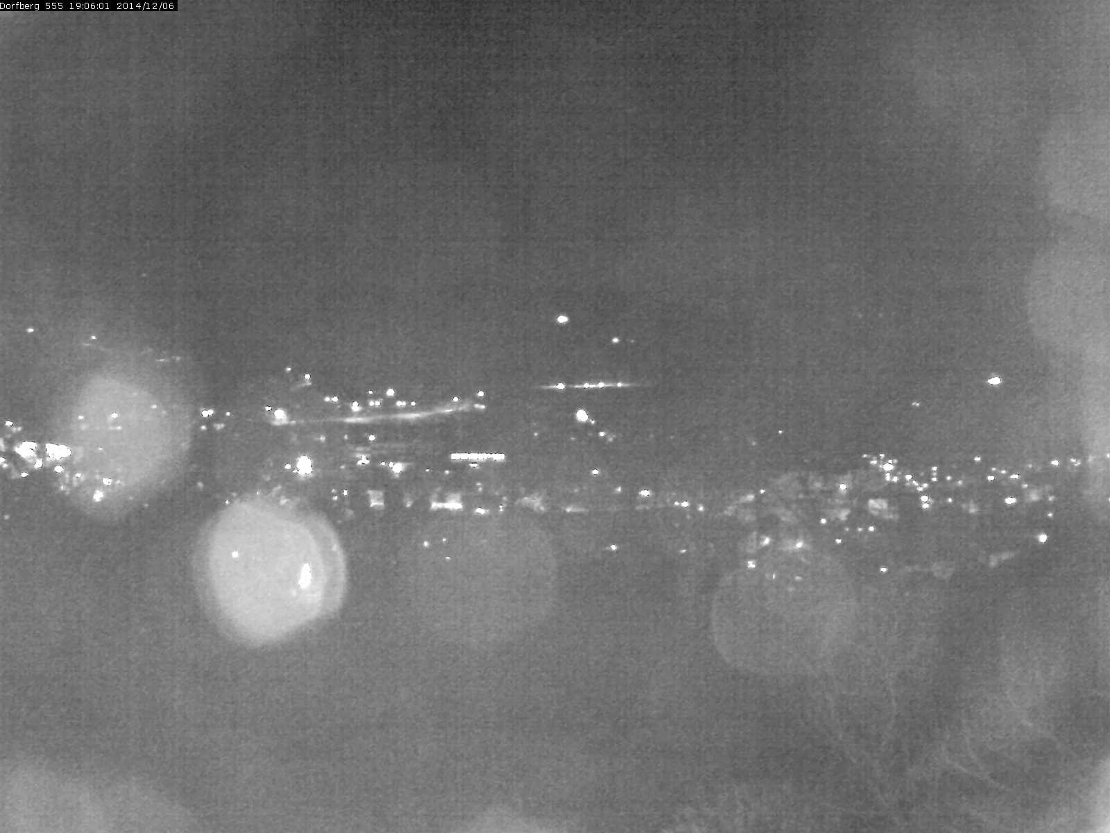 Webcam-Bild: Aussicht vom Dorfberg in Langnau 20141206-190601