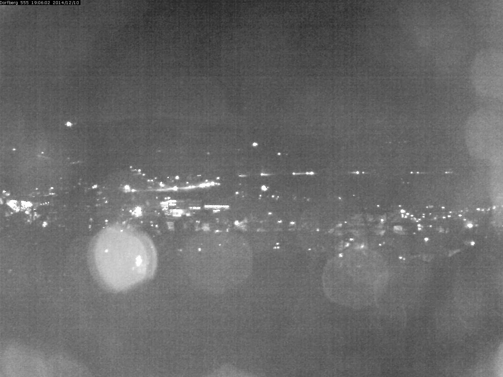 Webcam-Bild: Aussicht vom Dorfberg in Langnau 20141210-190601