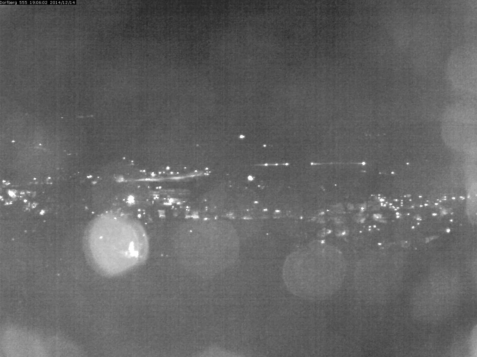 Webcam-Bild: Aussicht vom Dorfberg in Langnau 20141214-190601