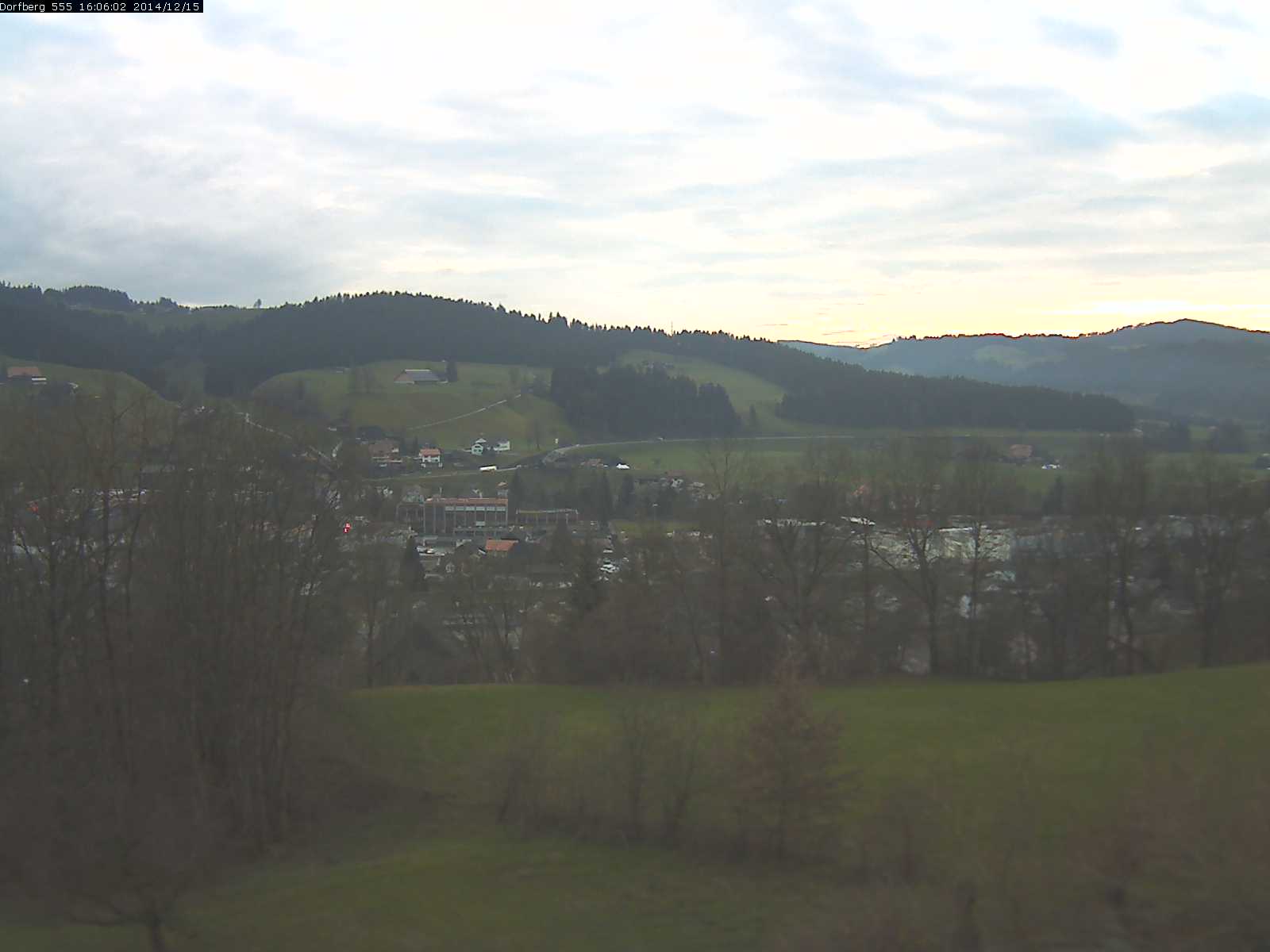 Webcam-Bild: Aussicht vom Dorfberg in Langnau 20141215-160601