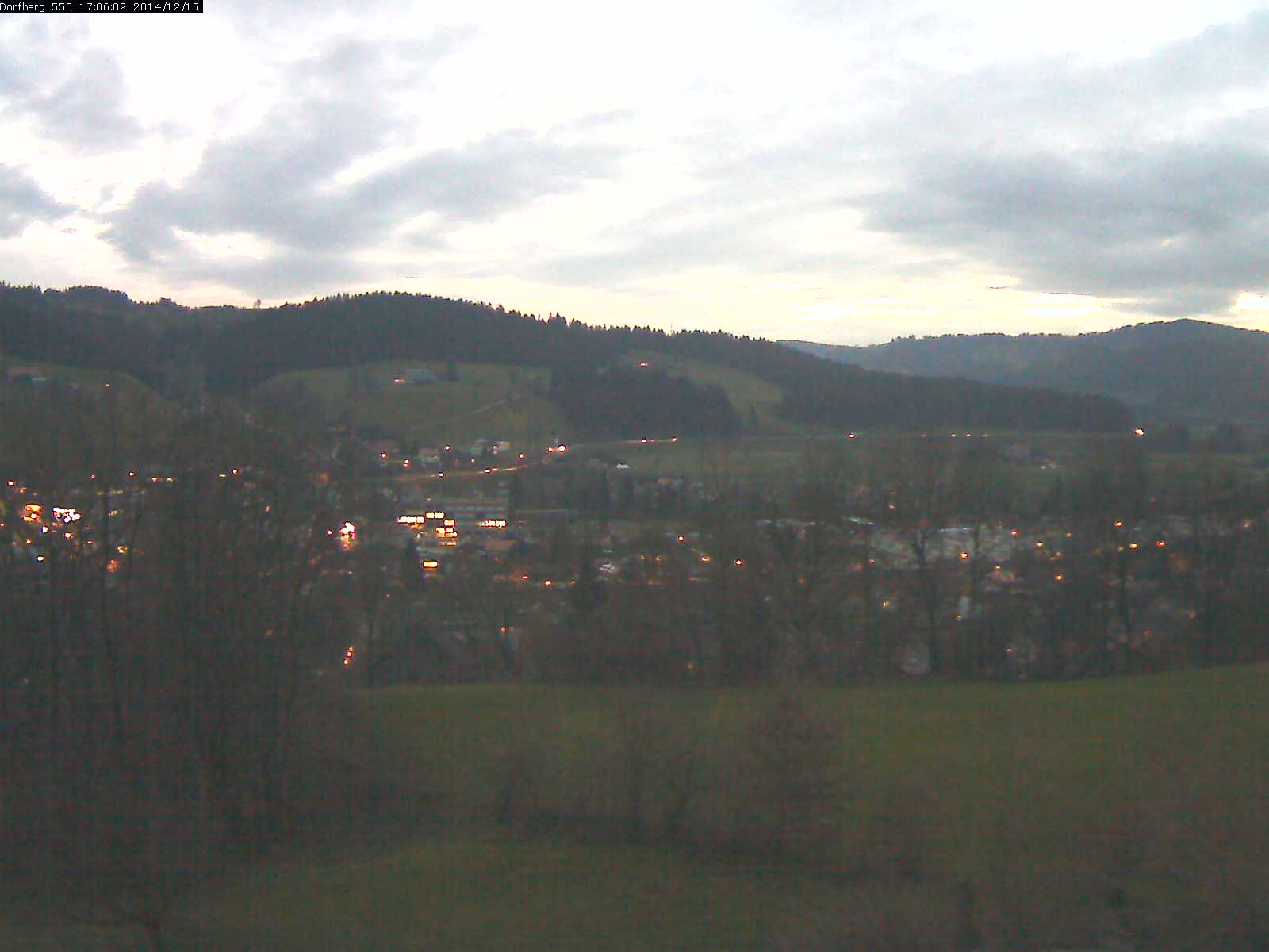Webcam-Bild: Aussicht vom Dorfberg in Langnau 20141215-170601