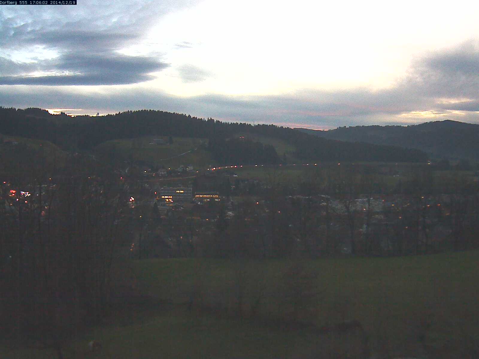 Webcam-Bild: Aussicht vom Dorfberg in Langnau 20141219-170601