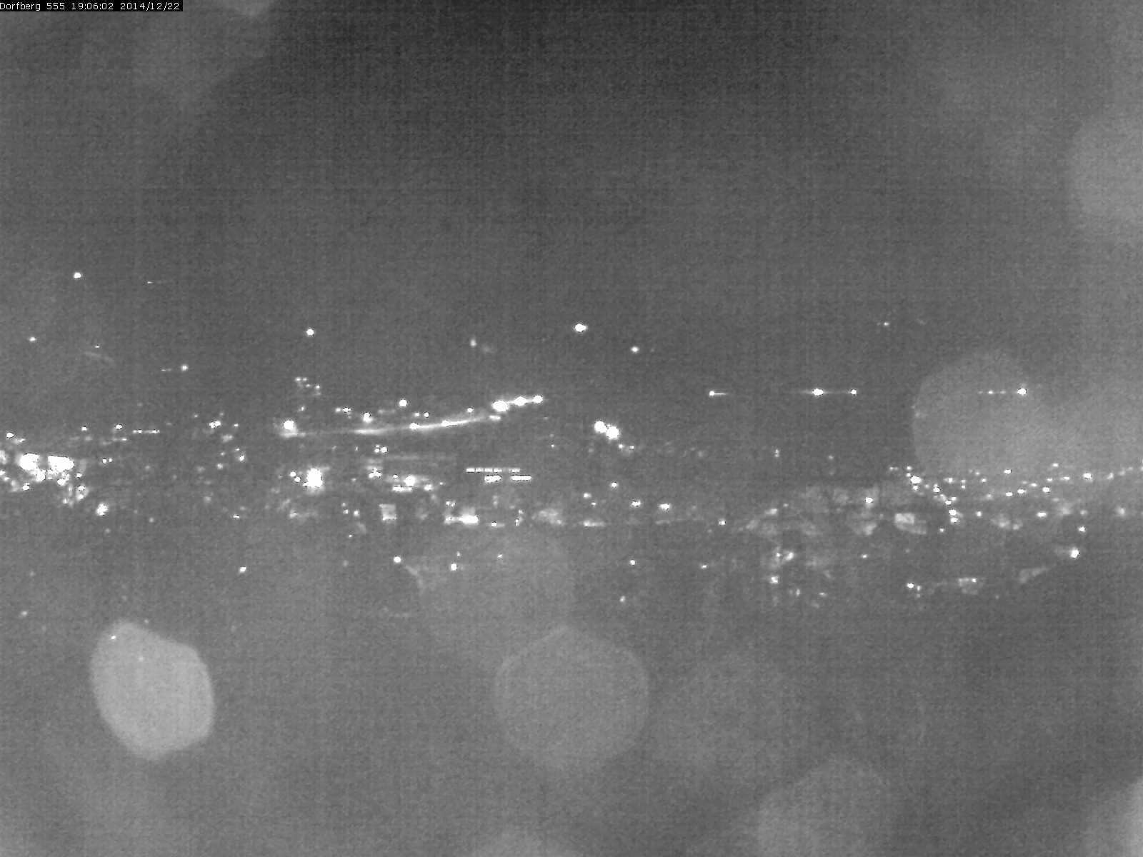 Webcam-Bild: Aussicht vom Dorfberg in Langnau 20141222-190602