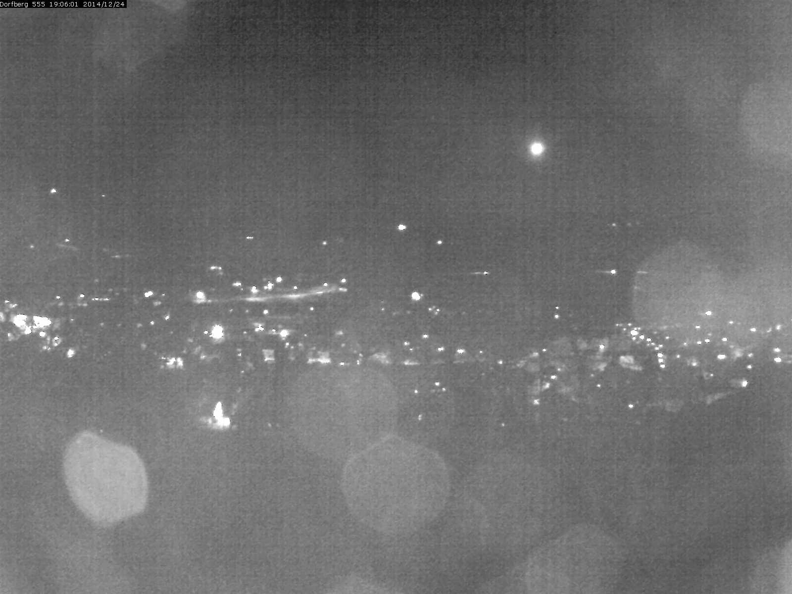 Webcam-Bild: Aussicht vom Dorfberg in Langnau 20141224-190601