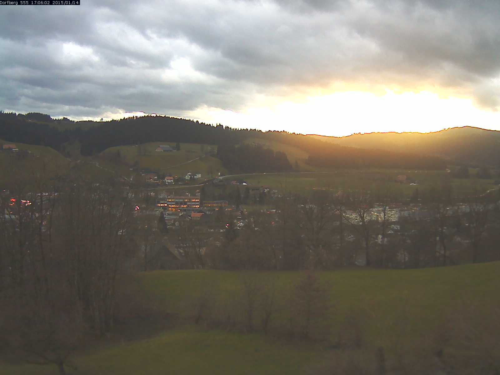 Webcam-Bild: Aussicht vom Dorfberg in Langnau 20150114-170601