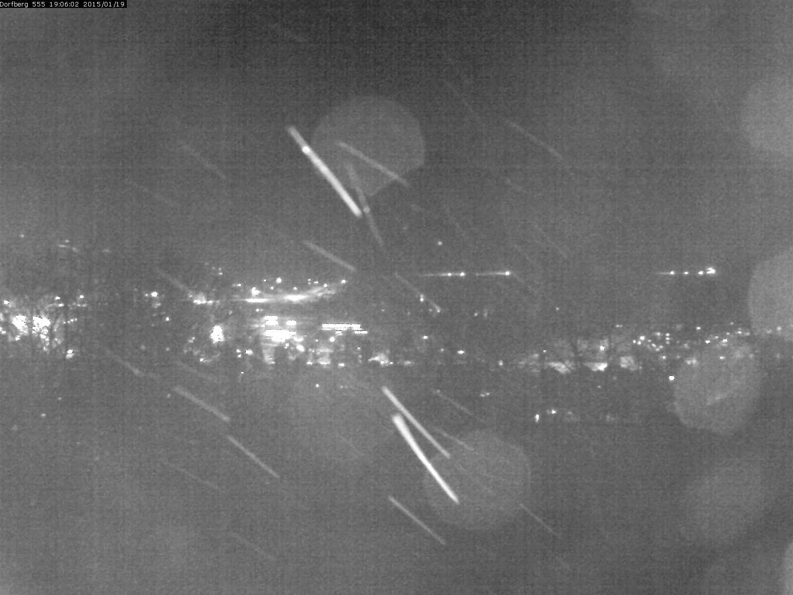Webcam-Bild: Aussicht vom Dorfberg in Langnau 20150119-190601