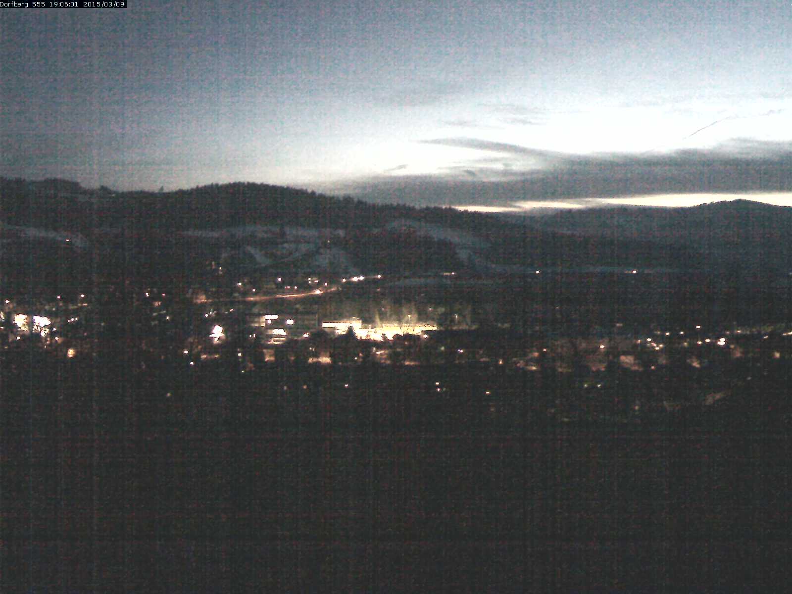 Webcam-Bild: Aussicht vom Dorfberg in Langnau 20150309-190601