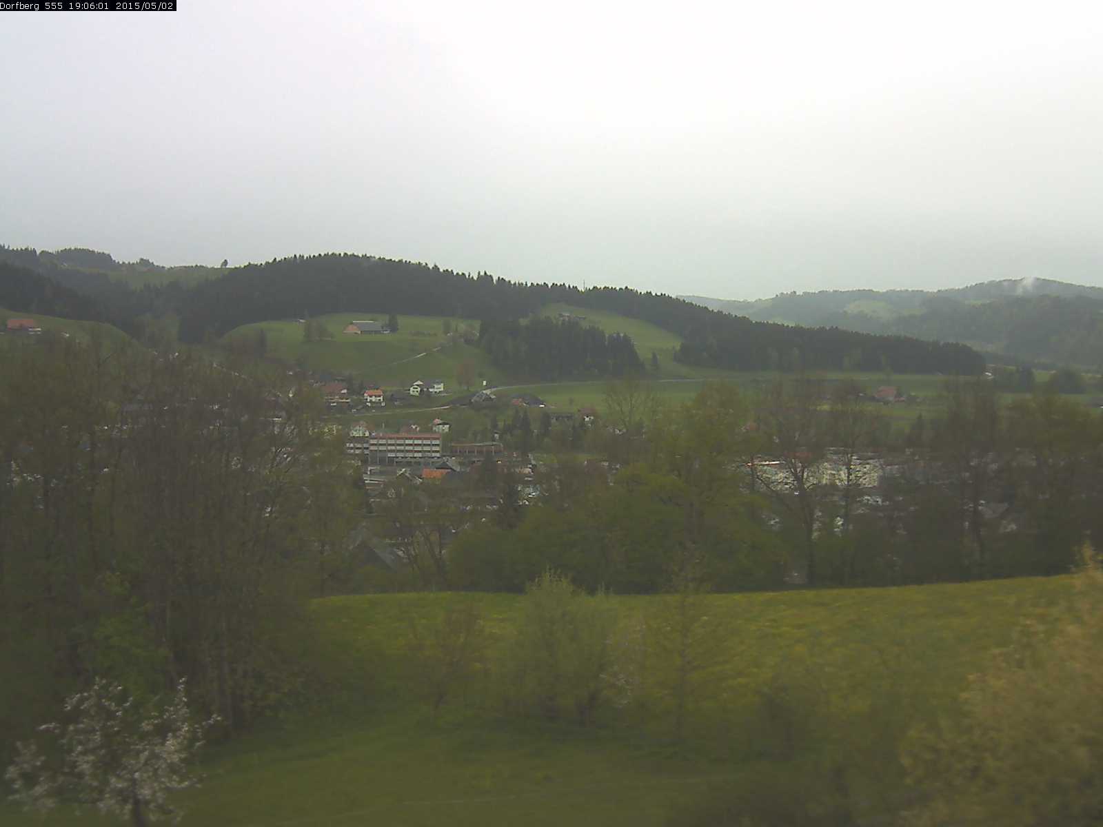 Webcam-Bild: Aussicht vom Dorfberg in Langnau 20150502-190601