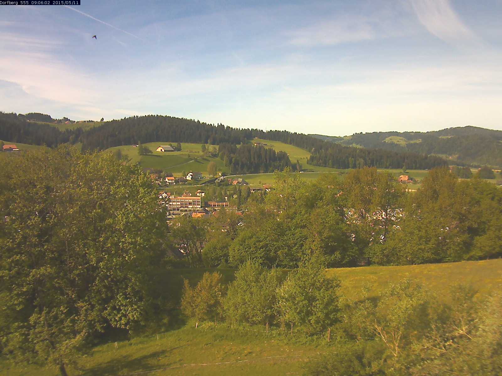 Webcam-Bild: Aussicht vom Dorfberg in Langnau 20150511-090601