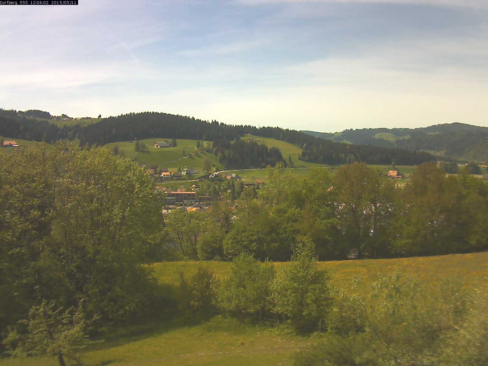 Webcam-Bild: Aussicht vom Dorfberg in Langnau 20150511-120601