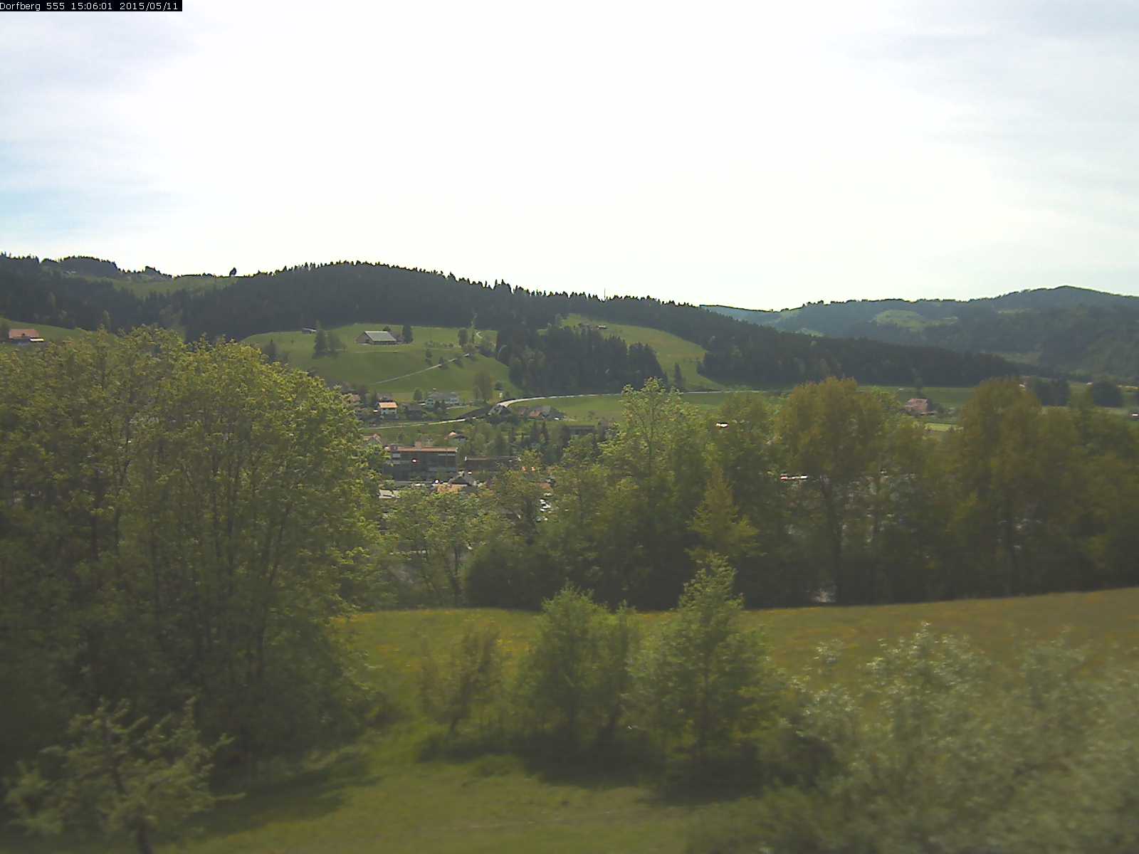 Webcam-Bild: Aussicht vom Dorfberg in Langnau 20150511-150601