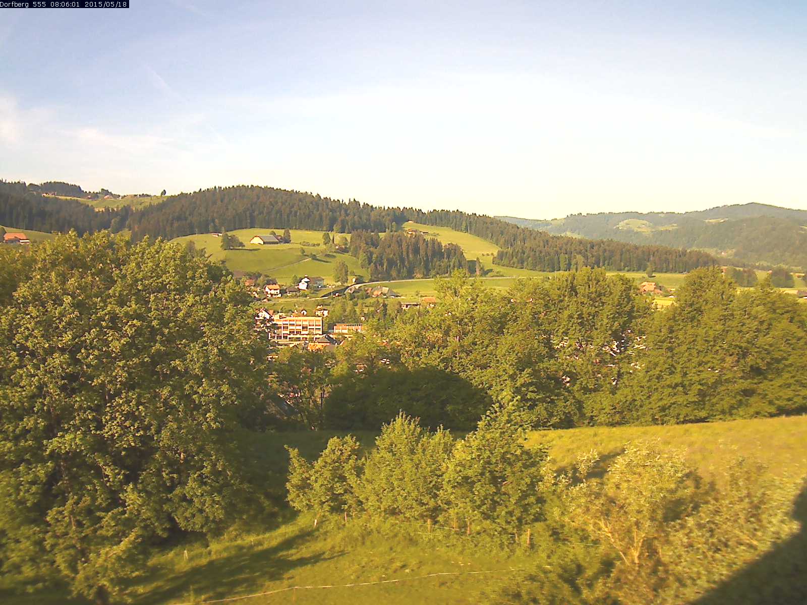 Webcam-Bild: Aussicht vom Dorfberg in Langnau 20150518-080601