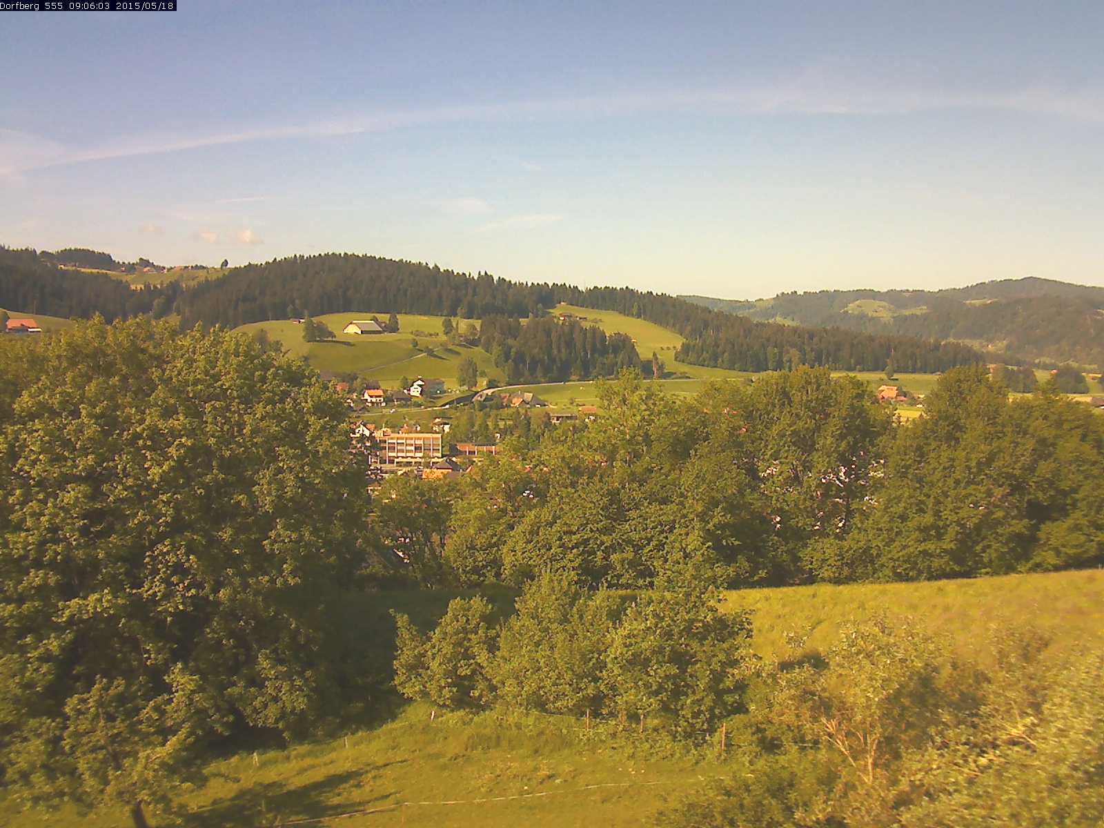 Webcam-Bild: Aussicht vom Dorfberg in Langnau 20150518-090601