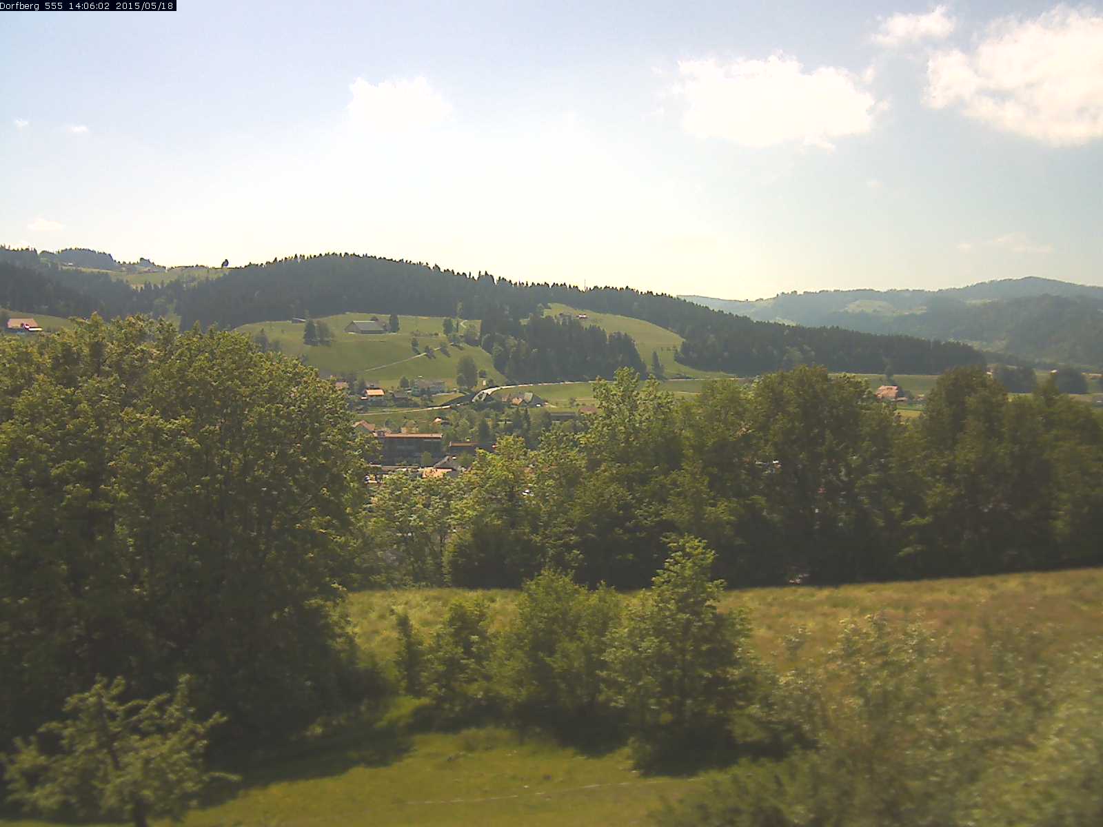 Webcam-Bild: Aussicht vom Dorfberg in Langnau 20150518-140601