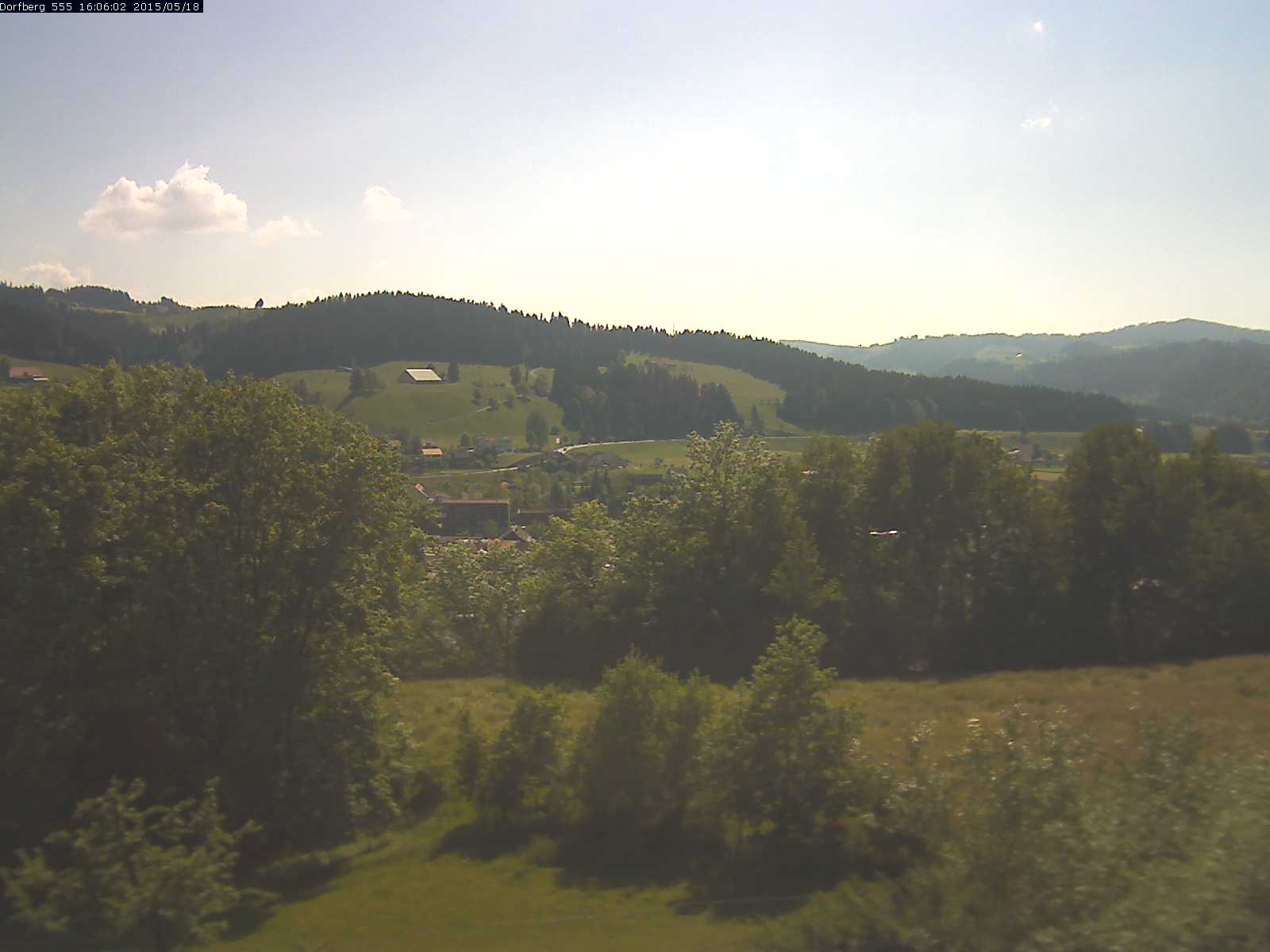 Webcam-Bild: Aussicht vom Dorfberg in Langnau 20150518-160601