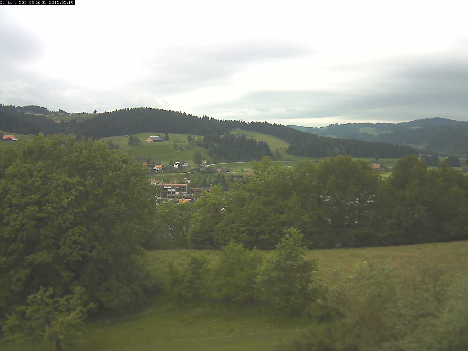 Webcam-Bild: Aussicht vom Dorfberg in Langnau 20150519-090601