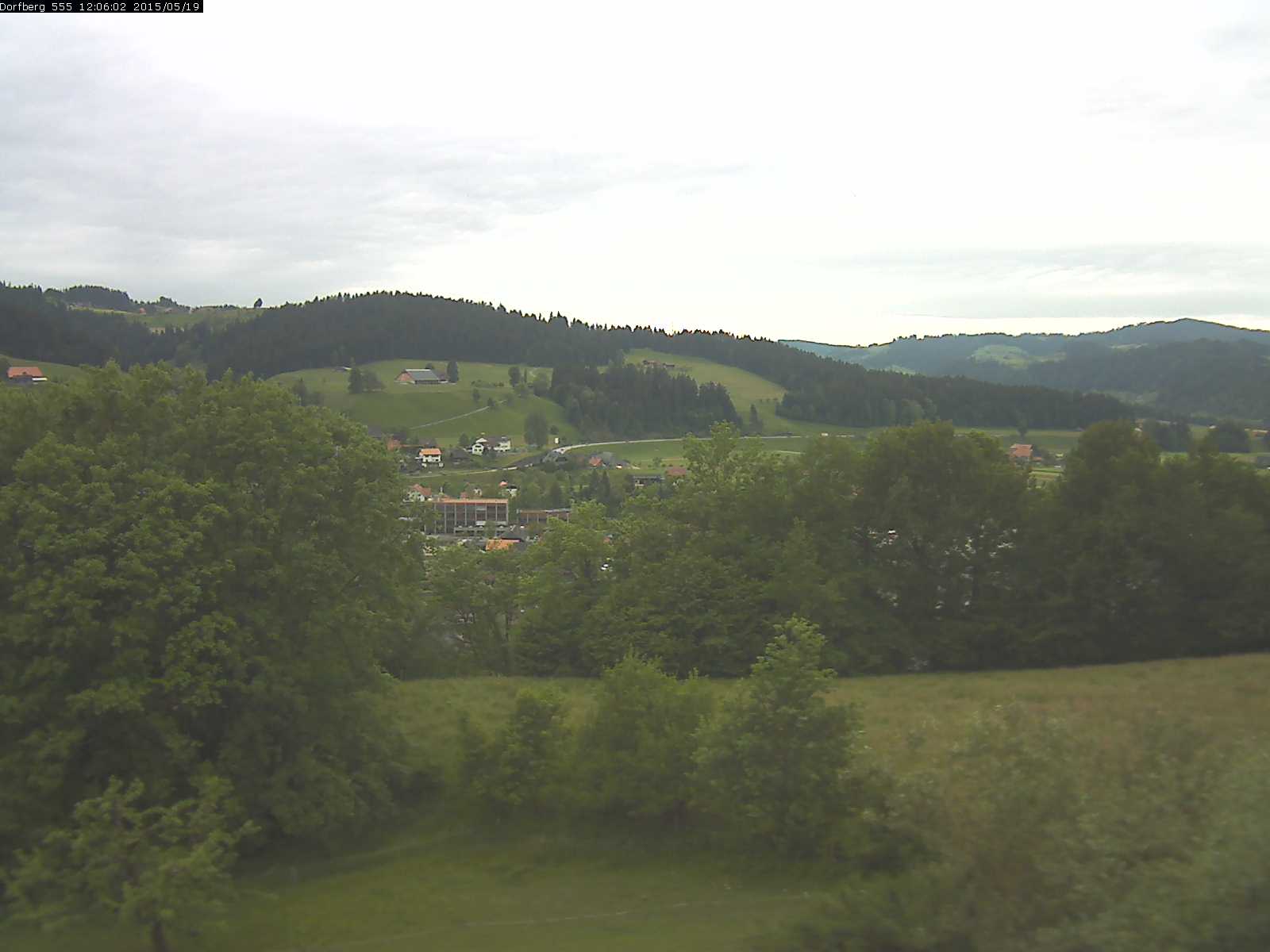 Webcam-Bild: Aussicht vom Dorfberg in Langnau 20150519-120601