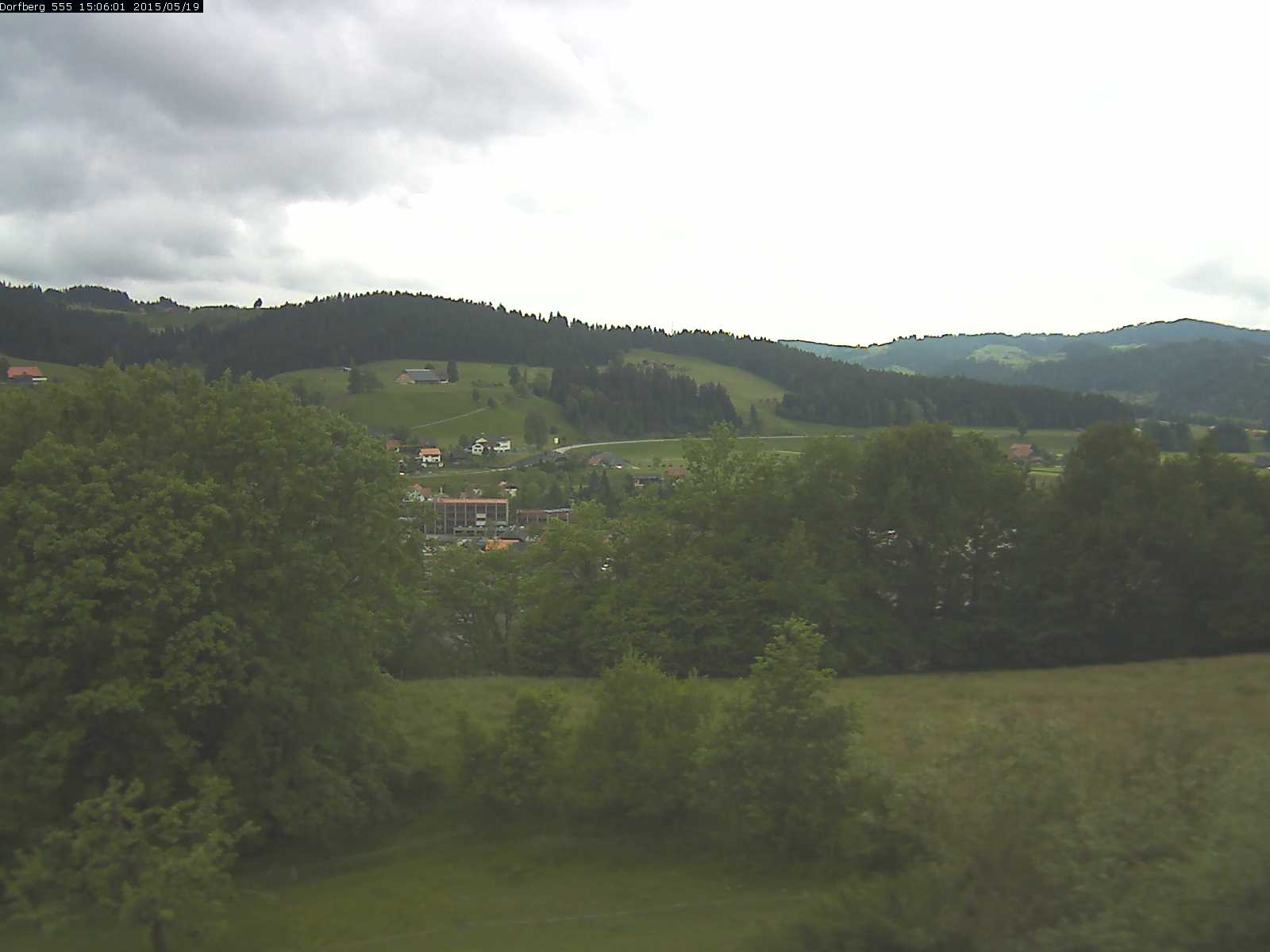 Webcam-Bild: Aussicht vom Dorfberg in Langnau 20150519-150601
