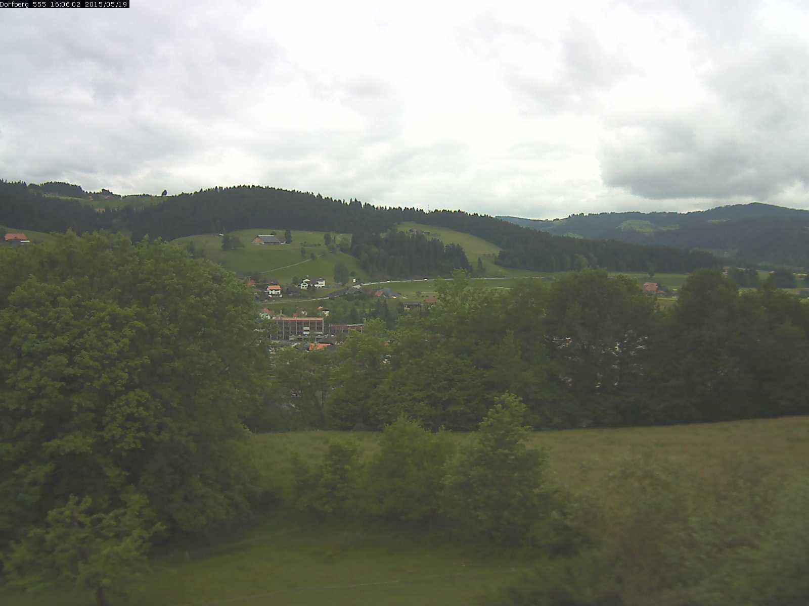 Webcam-Bild: Aussicht vom Dorfberg in Langnau 20150519-160601