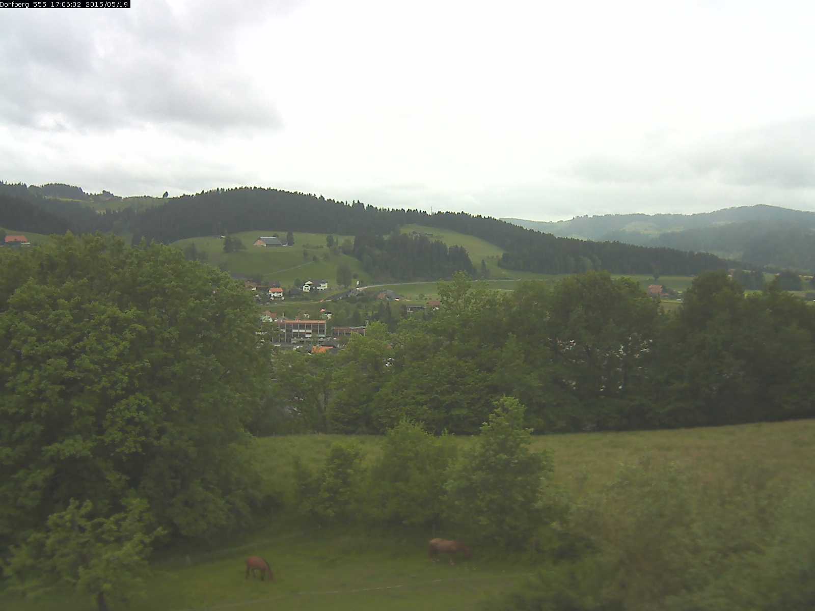 Webcam-Bild: Aussicht vom Dorfberg in Langnau 20150519-170601