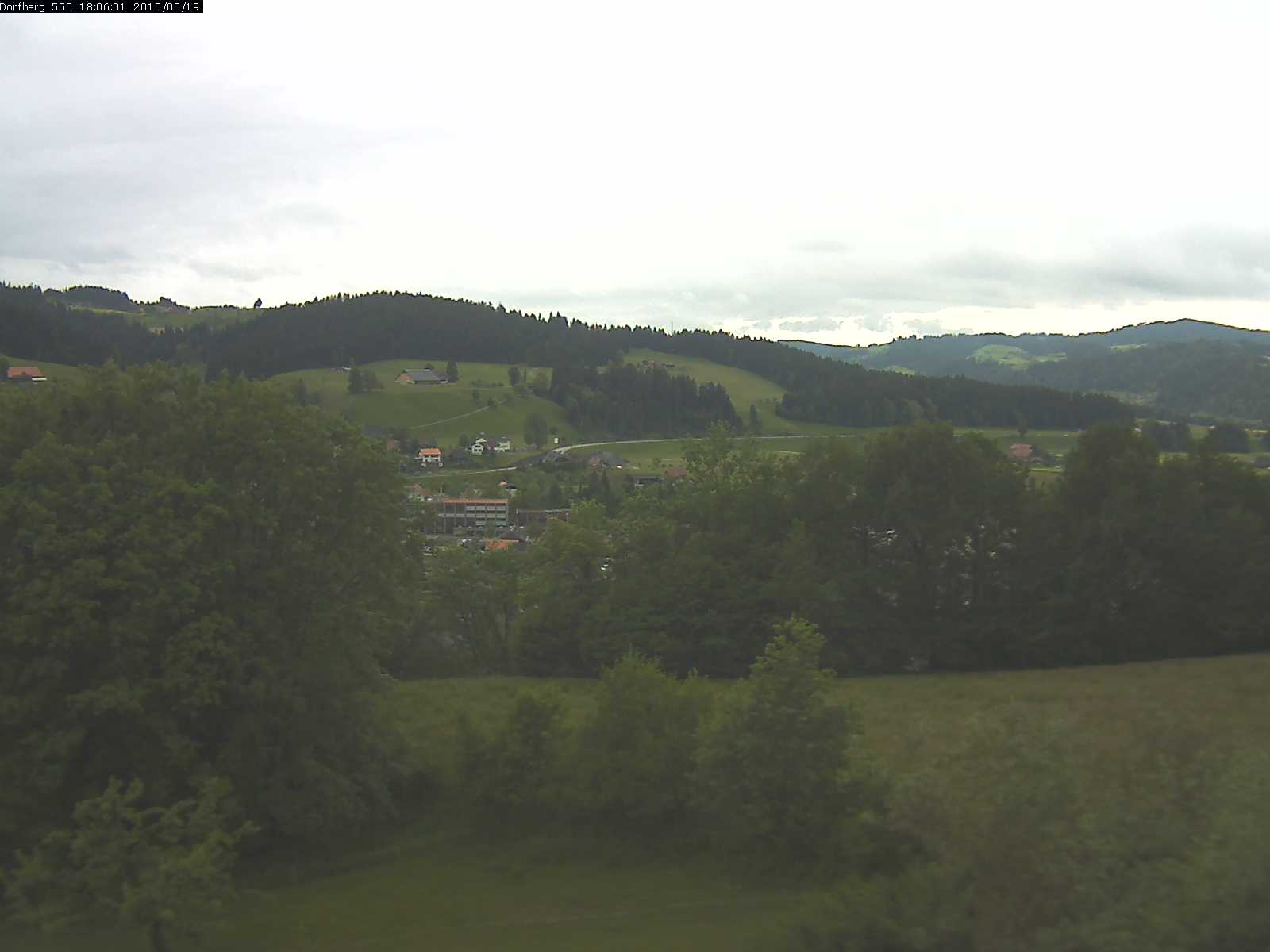 Webcam-Bild: Aussicht vom Dorfberg in Langnau 20150519-180601