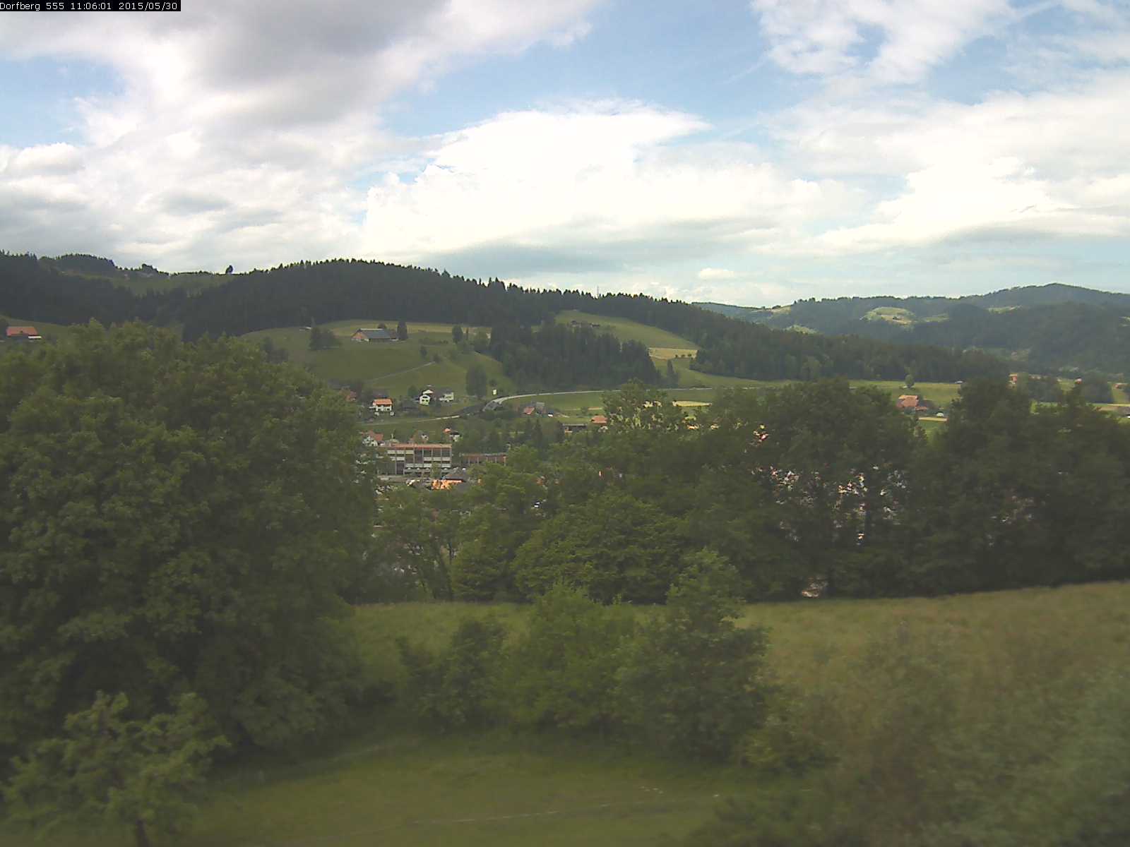 Webcam-Bild: Aussicht vom Dorfberg in Langnau 20150530-110601