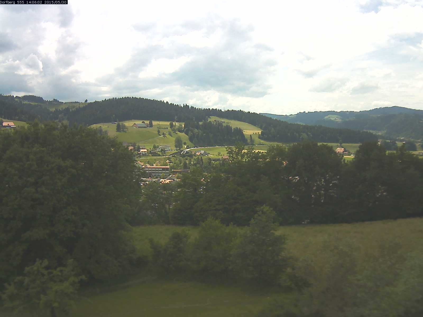 Webcam-Bild: Aussicht vom Dorfberg in Langnau 20150530-140601
