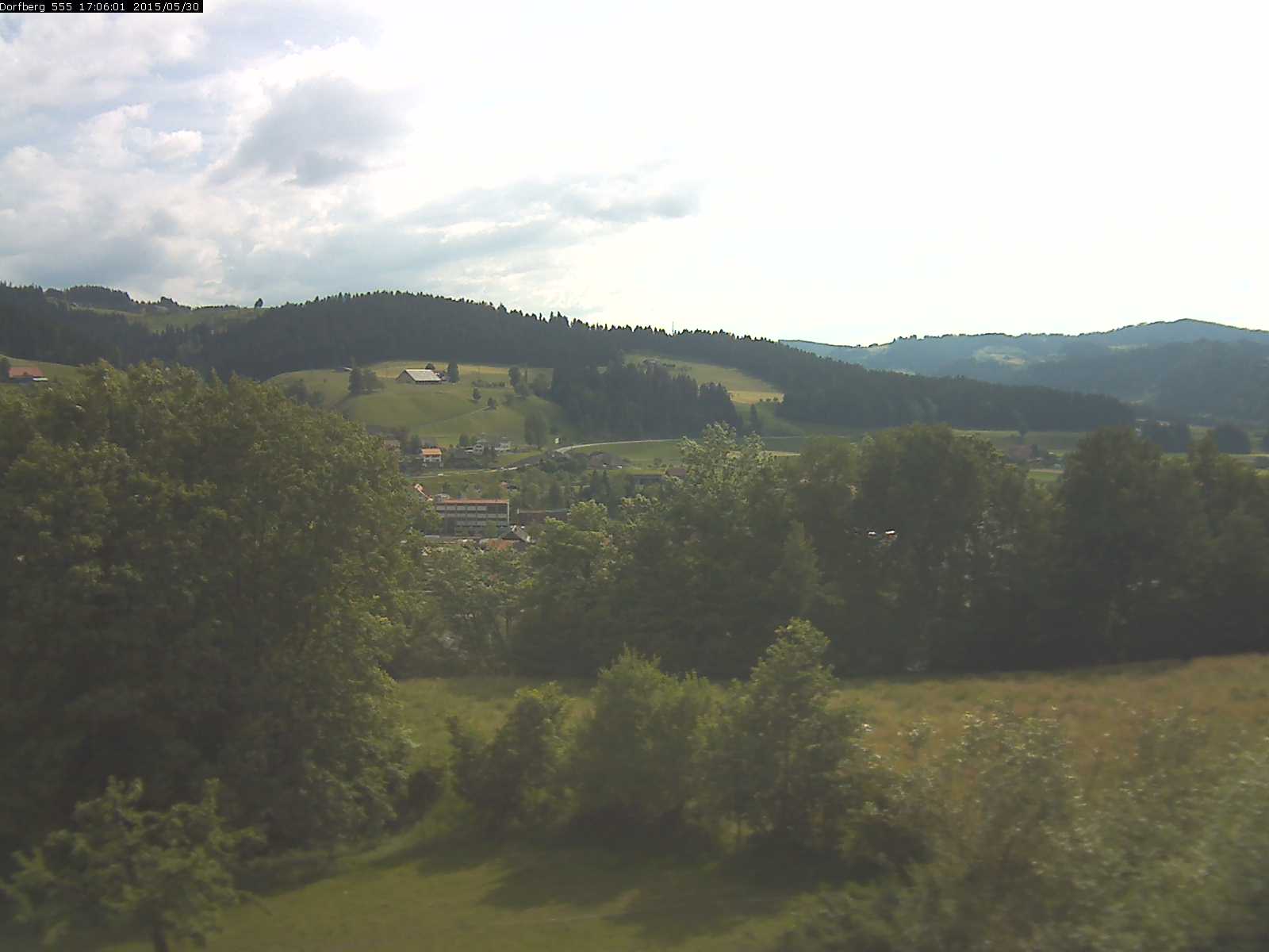 Webcam-Bild: Aussicht vom Dorfberg in Langnau 20150530-170601