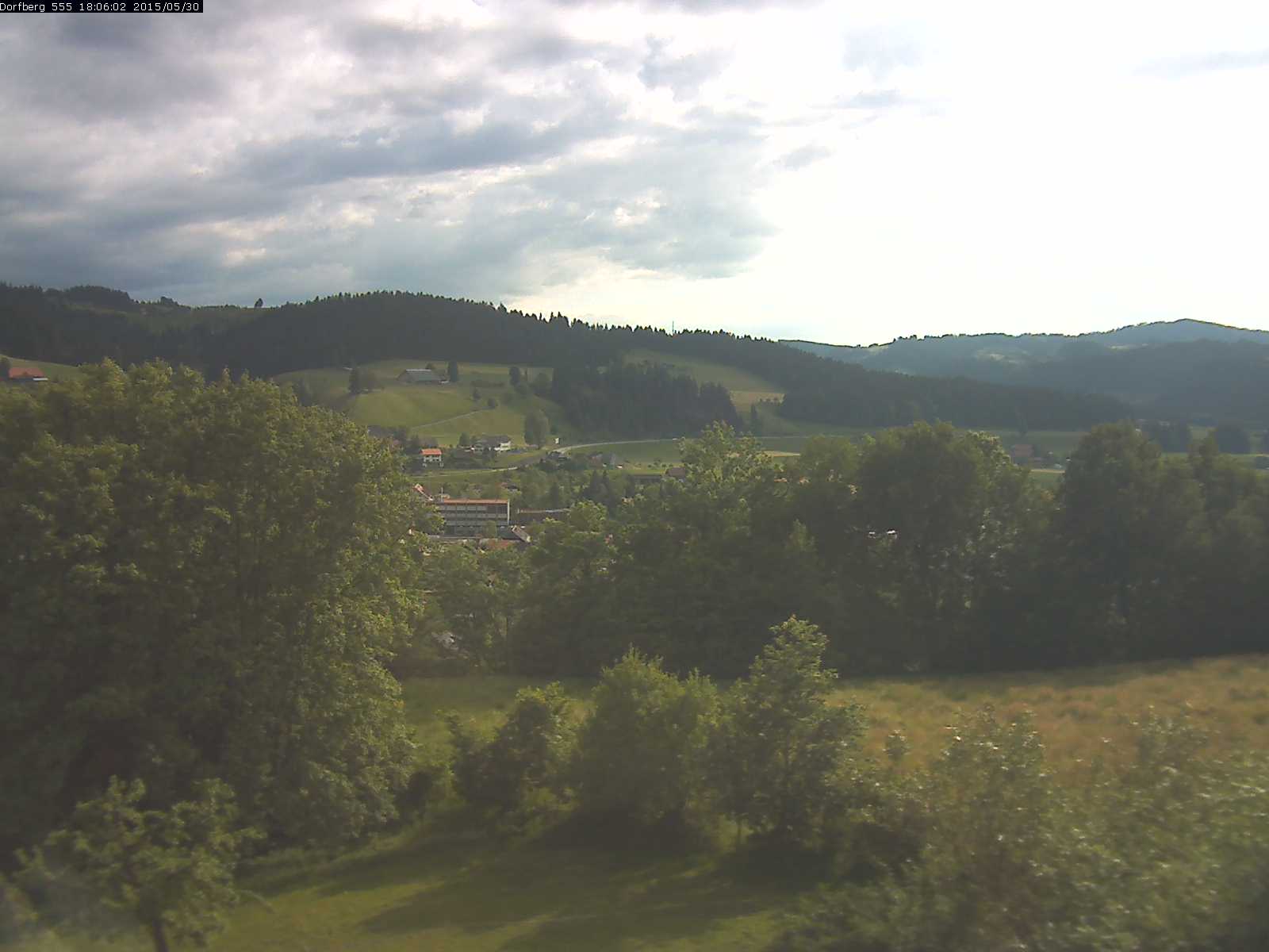 Webcam-Bild: Aussicht vom Dorfberg in Langnau 20150530-180601