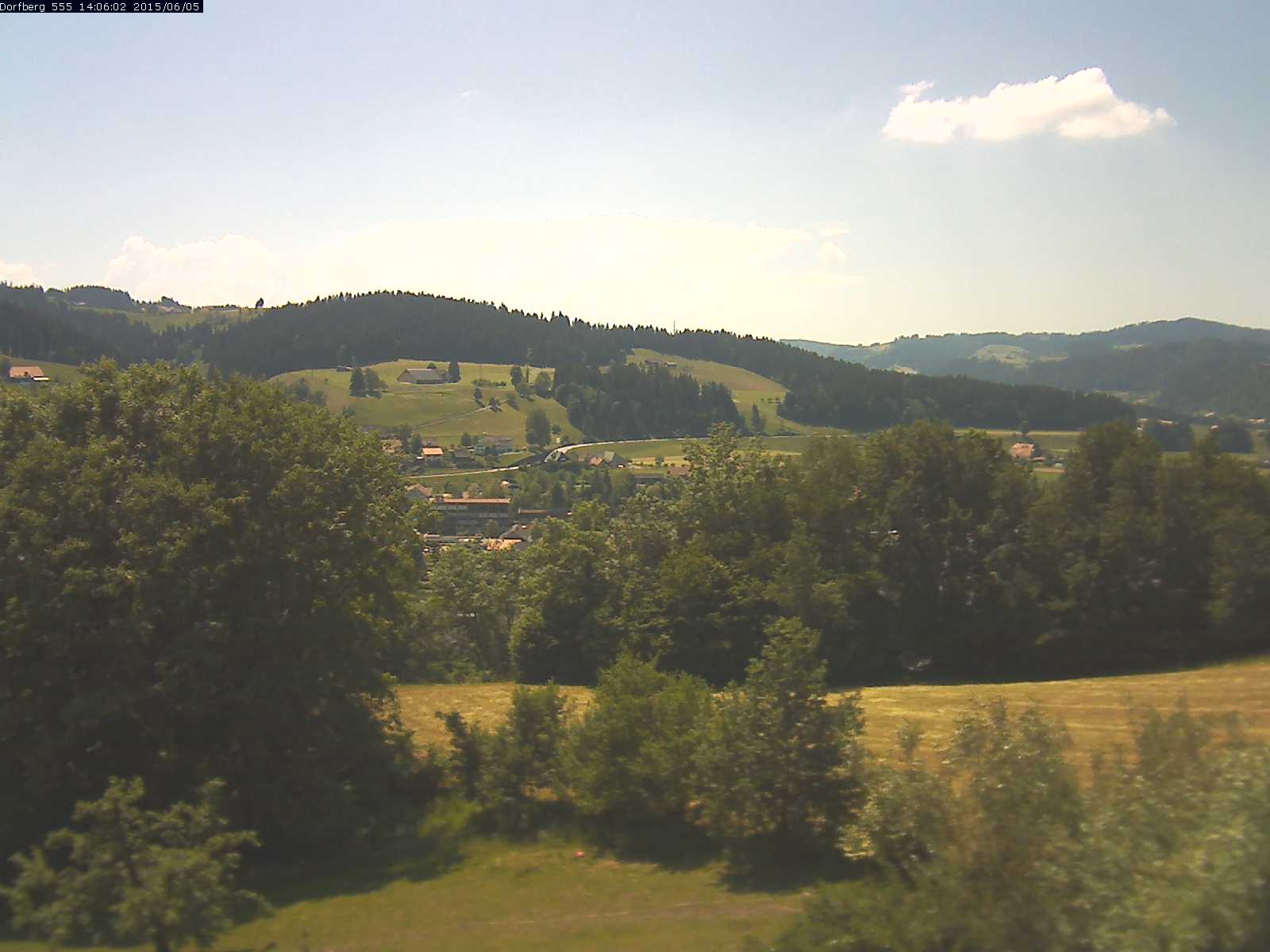 Webcam-Bild: Aussicht vom Dorfberg in Langnau 20150605-140601