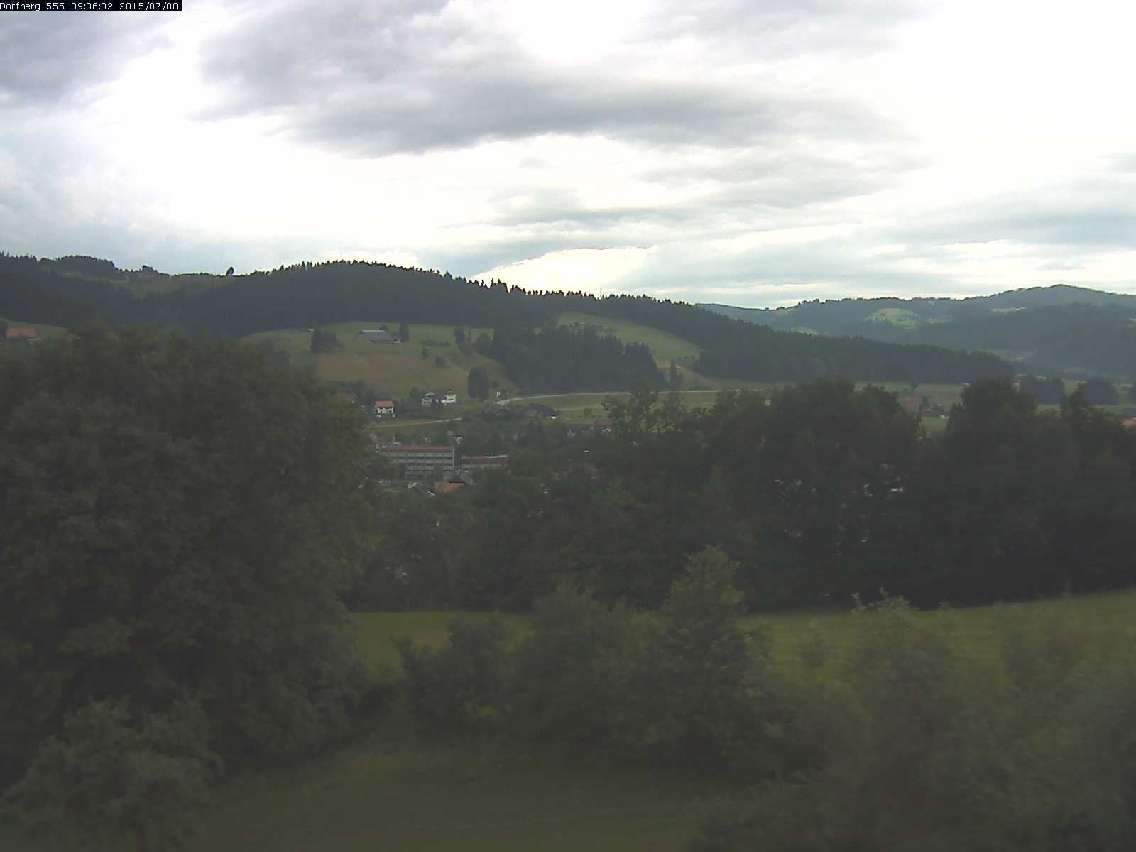 Webcam-Bild: Aussicht vom Dorfberg in Langnau 20150708-090601