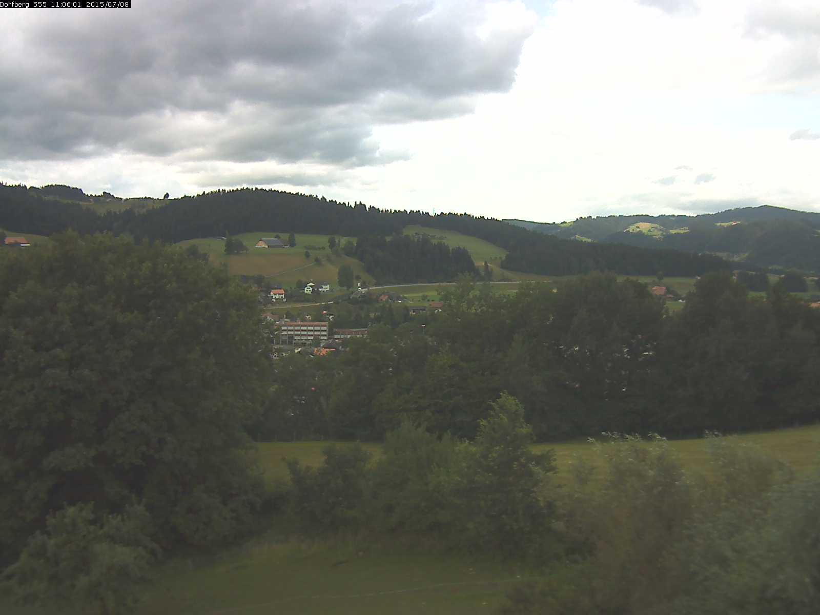 Webcam-Bild: Aussicht vom Dorfberg in Langnau 20150708-110601
