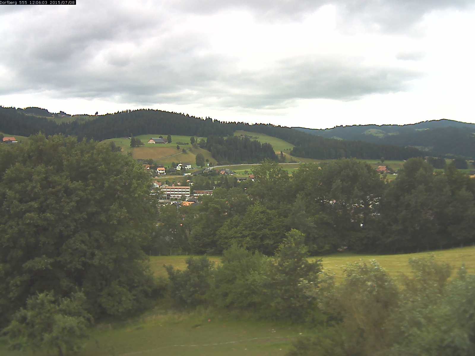 Webcam-Bild: Aussicht vom Dorfberg in Langnau 20150708-120601
