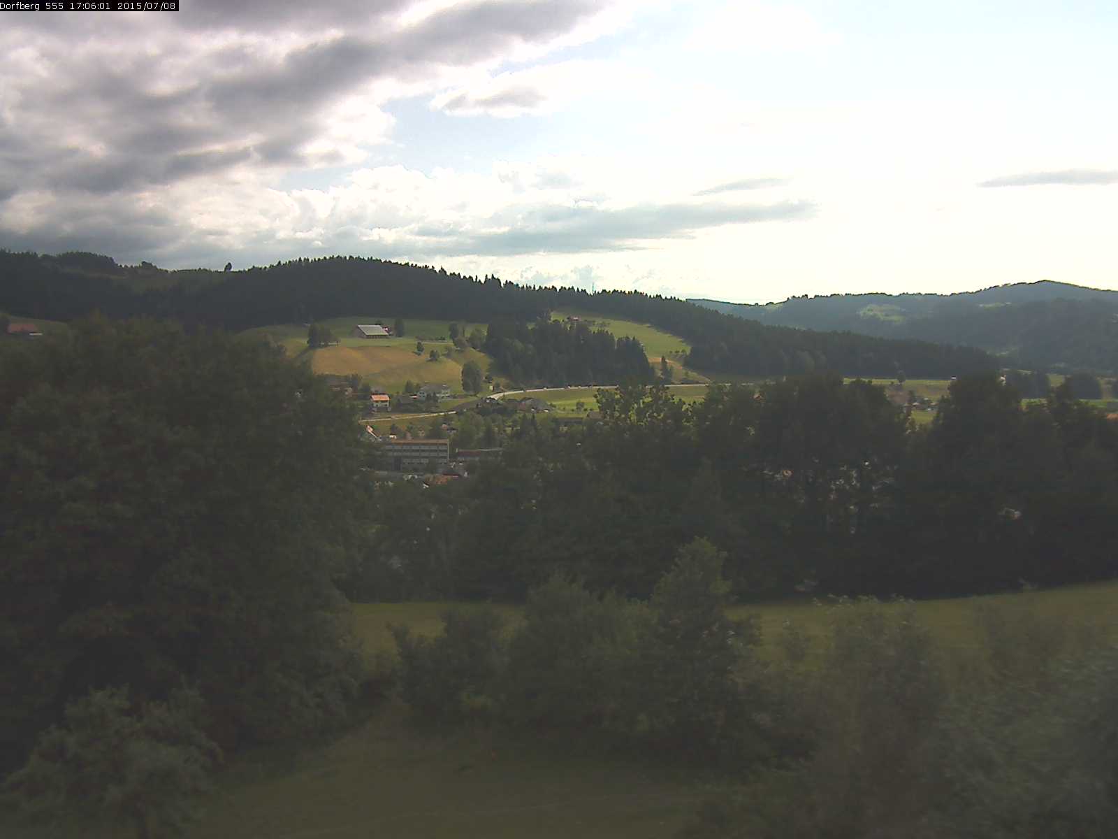 Webcam-Bild: Aussicht vom Dorfberg in Langnau 20150708-170601
