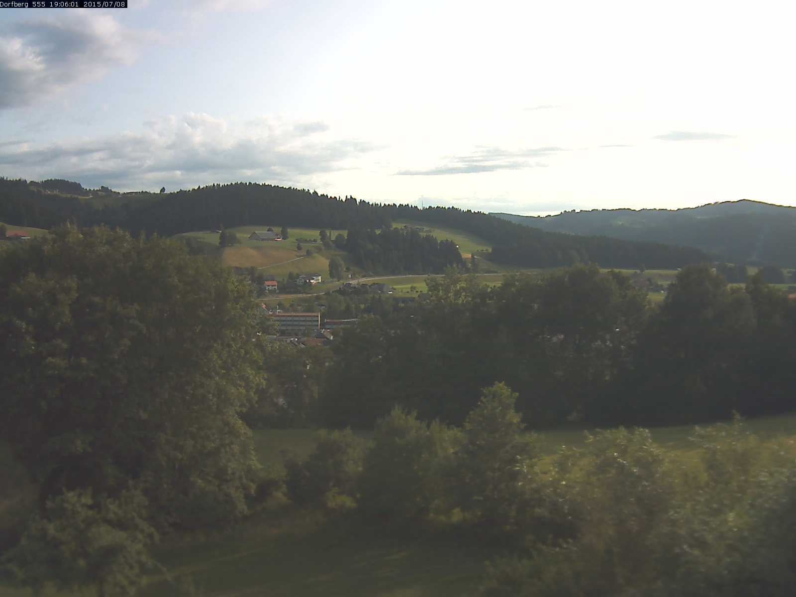 Webcam-Bild: Aussicht vom Dorfberg in Langnau 20150708-190601
