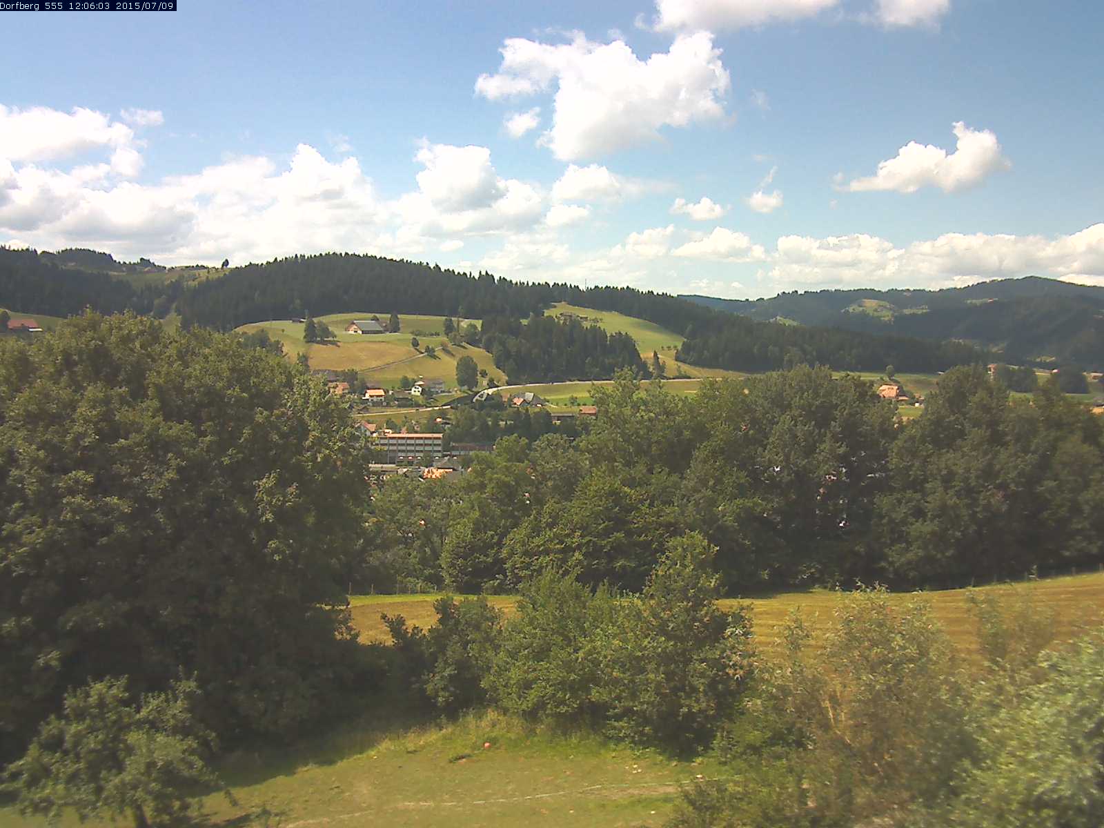Webcam-Bild: Aussicht vom Dorfberg in Langnau 20150709-120601