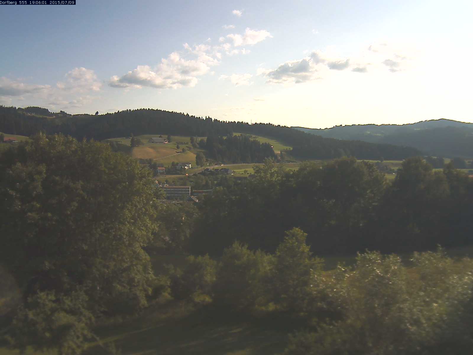 Webcam-Bild: Aussicht vom Dorfberg in Langnau 20150709-190601