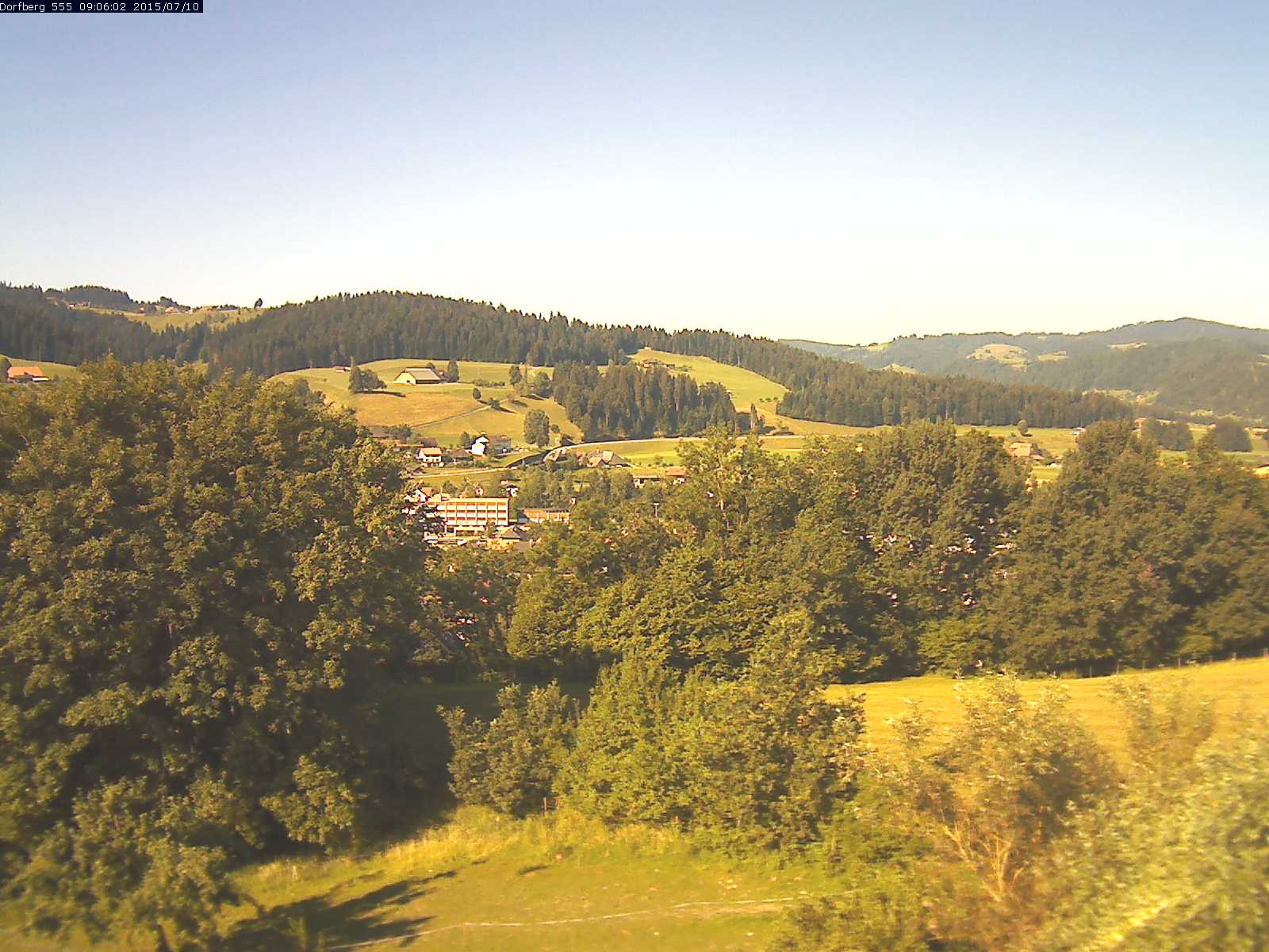 Webcam-Bild: Aussicht vom Dorfberg in Langnau 20150710-090601