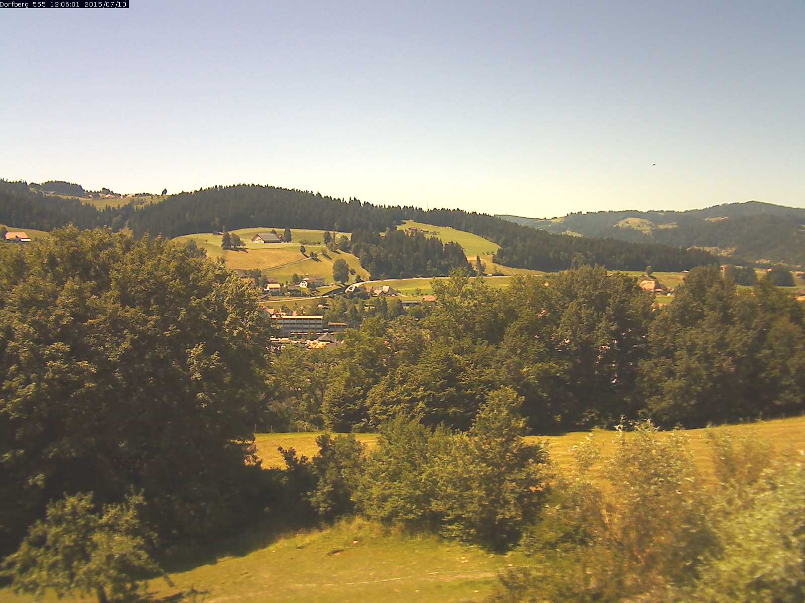 Webcam-Bild: Aussicht vom Dorfberg in Langnau 20150710-120601