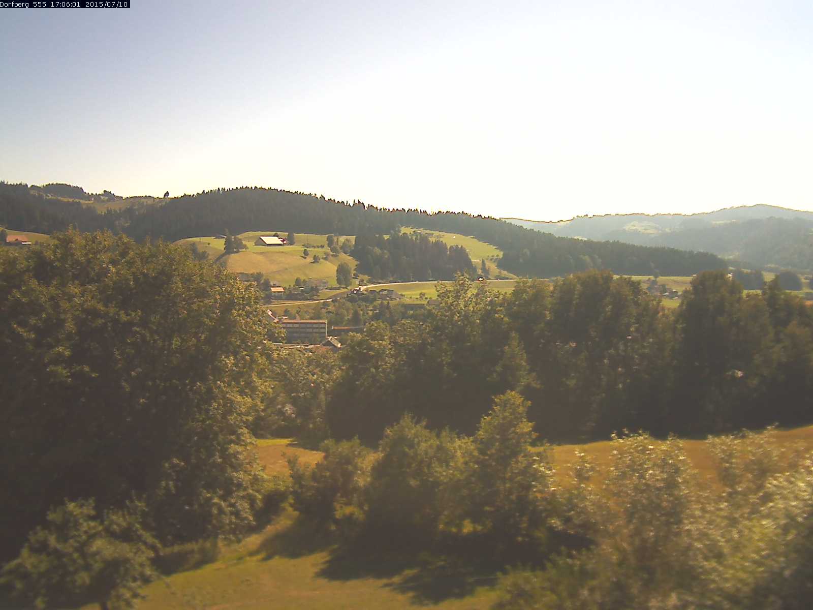 Webcam-Bild: Aussicht vom Dorfberg in Langnau 20150710-170601