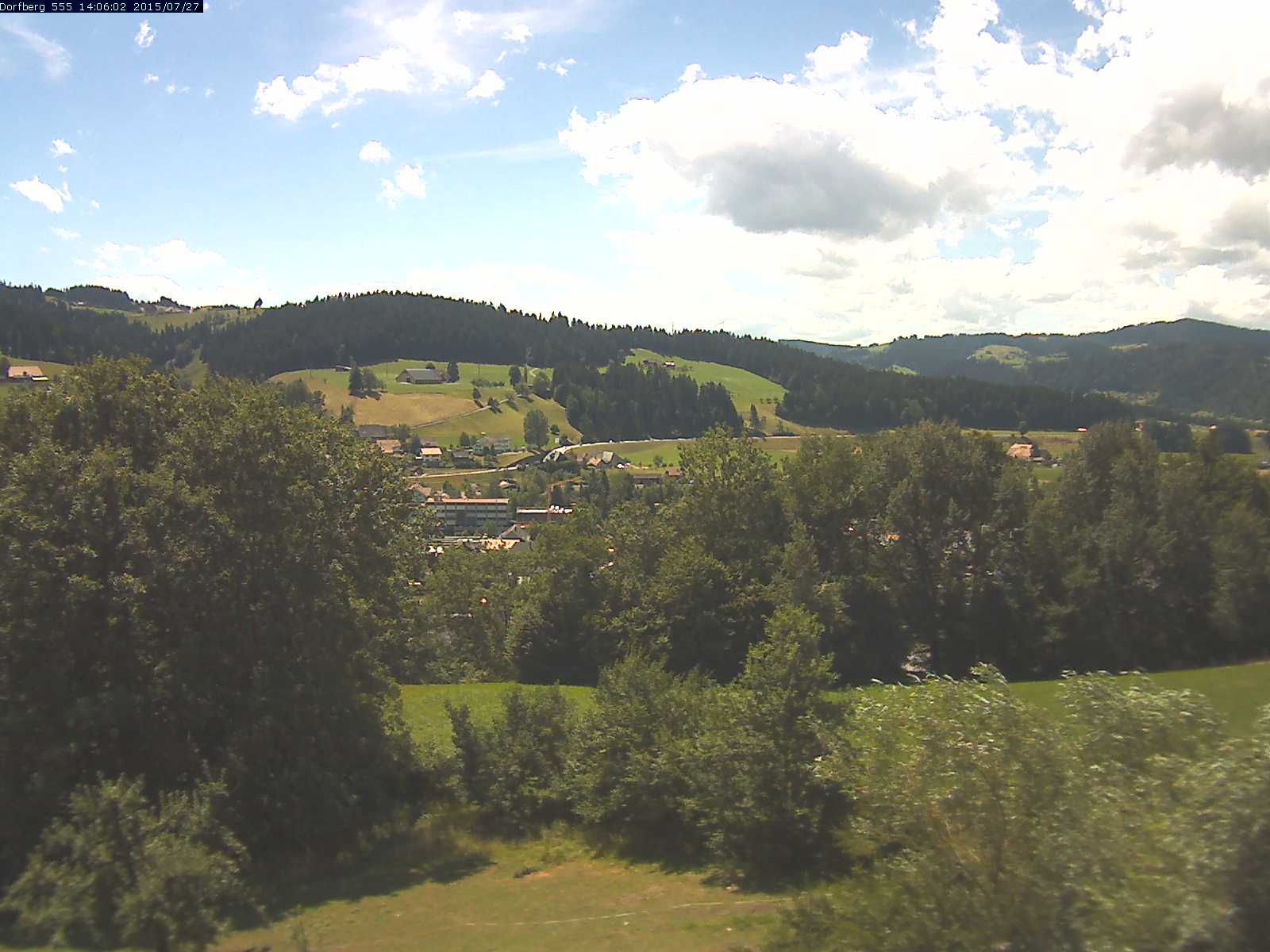 Webcam-Bild: Aussicht vom Dorfberg in Langnau 20150727-140601